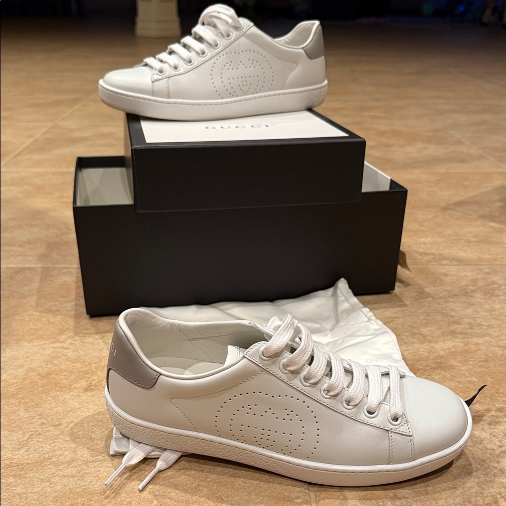 Gucci Off-White Leather Sneakers